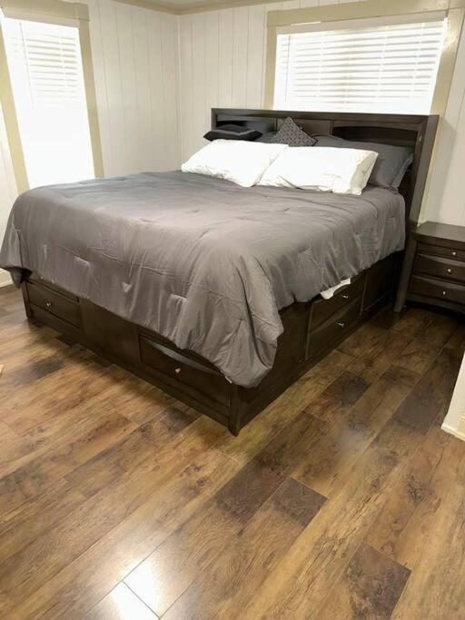Hot Tub 5 Beds Apartment Moorhead ภายนอก รูปภาพ